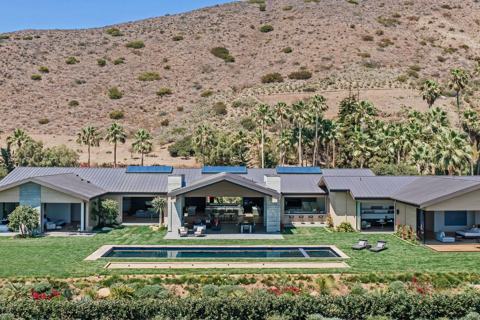 Marisol Location: Malibu, California Year: 2022 Area; 11,500 sqf Architect: Burdge Architect Mechanical Engineer: Energy System Engineering Mechanical Contractor: Kline’s Kustom Heating and Air Inc.