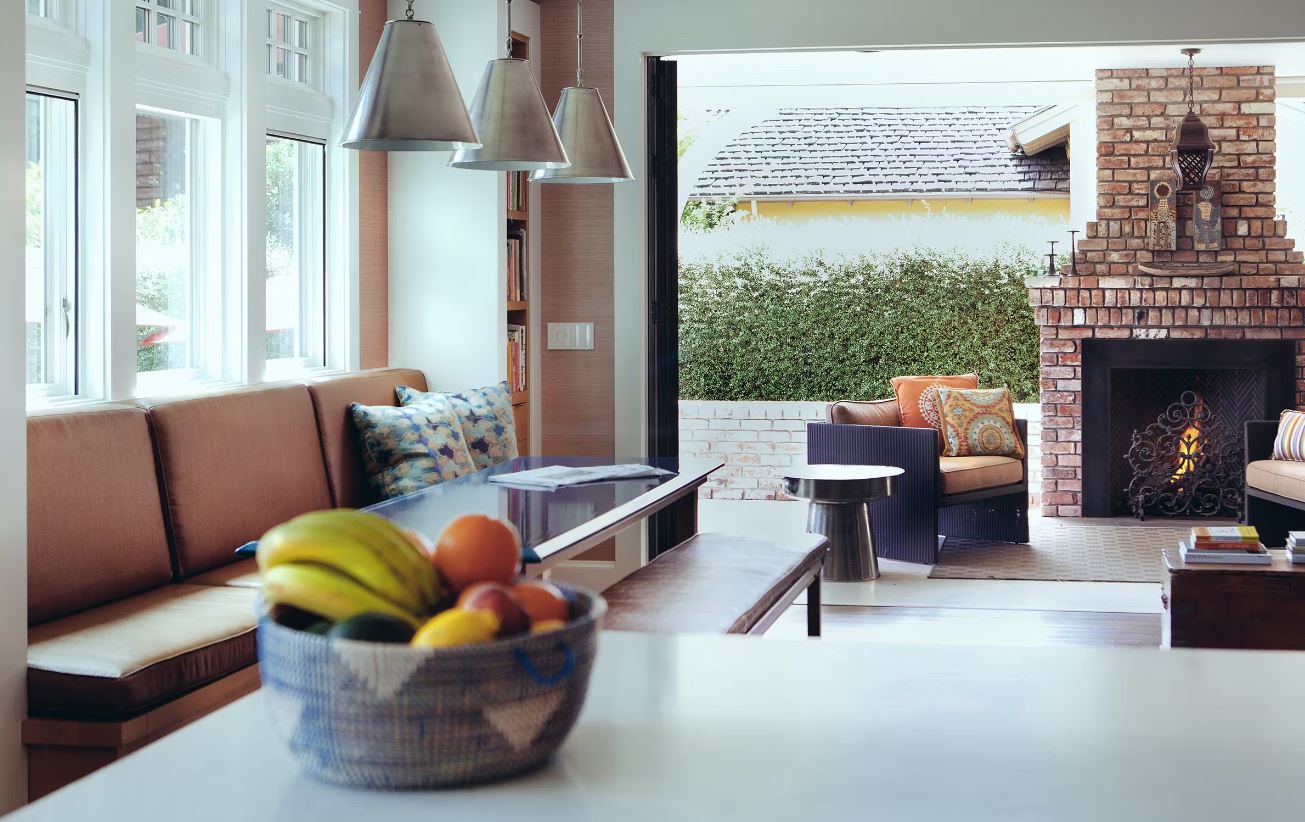 Living room in home that utilizes a Messana Controls HVAC System.